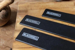 Blackwell Mesbeschermer - Universeel - Zwart - Voor Messen Met Een Lemmet Tot 22 Cm -Aanbiedingen Keukenkracht Winkel 11 Blackwell Messenbeschermers sfeer 2