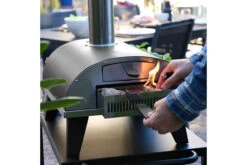 ZiiPa Pizza Oven Piana - Houtgestookt - Met Thermometer - Leisteen - Voor ø 30 Cm Pizza's - Roterende Pizzasteen 11 ZiiPa Pizza Oven Piana - Houtgestookt - Met Thermometer - Leisteen - Voor ø 30 Cm Pizza's - Roterende Pizzasteen -Aanbiedingen Keukenkracht Winkel 159597