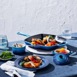 Le Creuset Grillpan Signature - Azure - 26 X 26 Cm - Geëmailleerde Anti-aanbaklaag 11 Le Creuset Grillpan Signature - Azure - 26 X 26 Cm - Geëmailleerde Anti-aanbaklaag -Aanbiedingen Keukenkracht Winkel 20183262200422 alt4