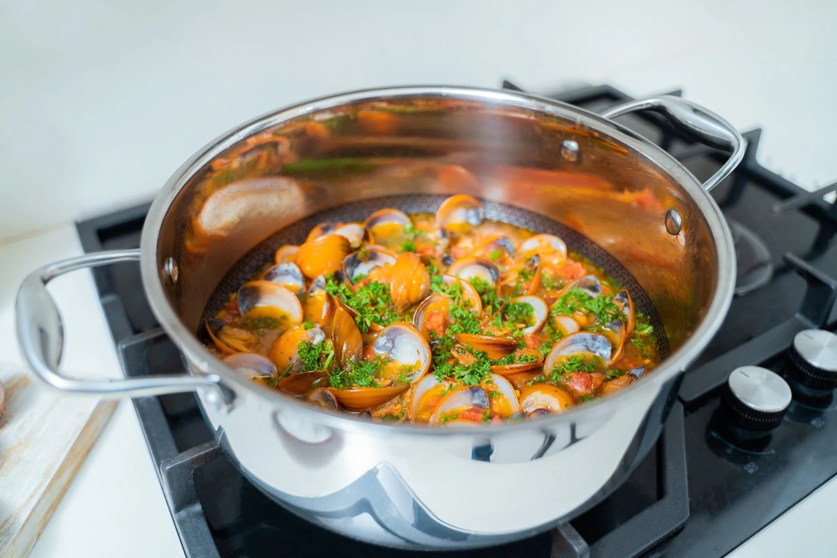 Westinghouse Kookpan Black Signature - ø 24 Cm - Standaard Anti-aanbaklaag 6 Westinghouse Kookpan Black Signature - ø 24 Cm - Standaard Anti-aanbaklaag - Afbeelding 6