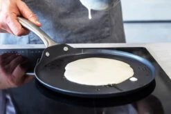 MasterClass Pannenkoekenpan - ø 24 Cm - Standaard Anti-aanbaklaag 7 MasterClass Pannenkoekenpan - ø 24 Cm - Standaard Anti-aanbaklaag -Aanbiedingen Keukenkracht Winkel 5028250519054 2
