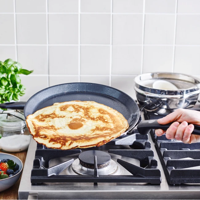 GreenPan Pannenkoekenpan Essentials - Zwart - ø 24 Cm - Keramische Anti-aanbaklaag 3 GreenPan Pannenkoekenpan Essentials - Zwart - ø 24 Cm - Keramische Anti-aanbaklaag - Afbeelding 3