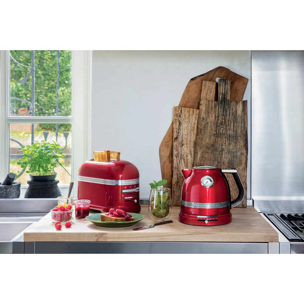 KitchenAid Waterkoker Artisan - Temperatuurregeling - Tingrijs - 1.5 Liter - 5KEK1522EMS 2 KitchenAid Waterkoker Artisan - Temperatuurregeling - Tingrijs - 1.5 Liter - 5KEK1522EMS - Afbeelding 2