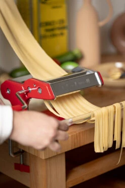 Blackwell Pastamachine Rood -Aanbiedingen Keukenkracht Winkel 8720364453718 01