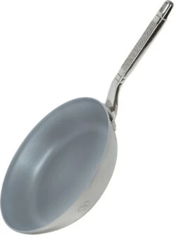 Saveur Selects Pannenset Voyage Series (Hapjespan ø 25 Cm + Koekenpan ø 30 Cm) - TriPly RVS - Inductie En Alle Andere Warmtebronnen -Aanbiedingen Keukenkracht Winkel 888x1200