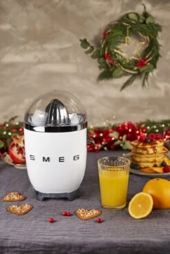 SMEG Citruspers - Elektrisch - Wit - CJF11WHEU -Aanbiedingen Keukenkracht Winkel CJF01WHEU L02
