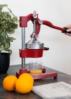 Sareva Citruspers - Gietijzer - Hevelmodel - Rood 13 Sareva Citruspers - Gietijzer - Hevelmodel - Rood -Aanbiedingen Keukenkracht Winkel Citruspers 7