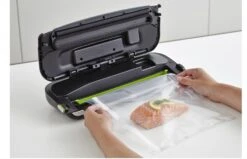 FoodSaver Vacumeermachine Urban Premium - Zilver - FFS015/X 7 FoodSaver Vacumeermachine Urban Premium - Zilver - FFS015/X -Aanbiedingen Keukenkracht Winkel FFS015X Lifestyle 7 5d36deff65a4b8.73503066