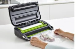 FoodSaver Vacumeermachine Urban Premium Plus - Zilver - FFS016/X 9 FoodSaver Vacumeermachine Urban Premium Plus - Zilver - FFS016/X -Aanbiedingen Keukenkracht Winkel FFS016X Lifestyle 7 5d36e197047d19.41099854