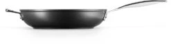 Le Creuset Sauteerpan Les Forgées TNS - ø 28 Cm / 3.2 Liter - Standaard Anti-aanbaklaag -Aanbiedingen Keukenkracht Winkel LC 20190328 ZS PS FS 51101280010202 003 1