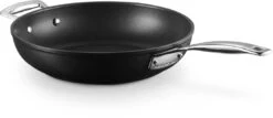 Le Creuset Sauteerpan Les Forgées TNS - ø 28 Cm / 3.2 Liter - Standaard Anti-aanbaklaag -Aanbiedingen Keukenkracht Winkel LC 20190328 ZS PS FS 51101280010202 005