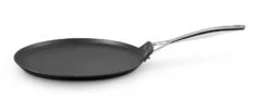 Le Creuset Pannenkoekenpan Les Forgées TNS - ø 28 Cm - Standaard Anti-aanbaklaag -Aanbiedingen Keukenkracht Winkel LC 20190624 ZS PS FS 51106280010002 001 1