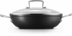 Le Creuset Hapjespan Met Deksel - Les Forgées TNS - ø 24 Cm / 2.3 Liter - Standaard Anti-aanbaklaag -Aanbiedingen Keukenkracht Winkel LC 20190624 ZS PS FS 51107240010502 003
