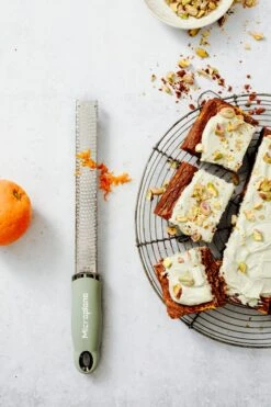 Microplane Rasp Premium Classic - Fijn - Sage Green -Aanbiedingen Keukenkracht Winkel Microplane Premium Classic 46723 Zester Sage Green Matcha Brownie Orange 6