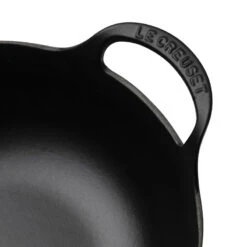 Le Creuset Wokpan / Balti Dish - Mat Zwart - ø 24 Cm / 2.7 Liter - Geëmailleerde Anti-aanbaklaag -Aanbiedingen Keukenkracht Winkel RS6769 20142247220460 4 scr 1