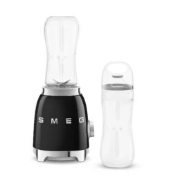 SMEG Smoothie Blender - Compact - Zwart - 600 Ml - PBF01BLEU 11 SMEG Smoothie Blender - Compact - Zwart - 600 Ml - PBF01BLEU -Aanbiedingen Keukenkracht Winkel WEB PBF01BLEU 24.jpg