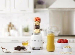 SMEG Smoothie Blender - Compact - Wit - 600 Ml - PBF01WHEU -Aanbiedingen Keukenkracht Winkel WEB PBF01WHEU L01.jpg