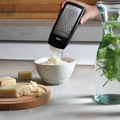 Boska Rasp Easy Grater -Aanbiedingen Keukenkracht Winkel Web 853801 EXPLORE Easy Grater 2400x5B15D