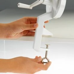 Westmark Bonensnijder / Snijbonenmolen Aluminium 6 Westmark Bonensnijder / Snijbonenmolen Aluminium -Aanbiedingen Keukenkracht Winkel Westmark Snijbonenmolen Aluminium 2