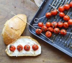 Valira Grillpan Aire - 28 X 28 Cm - Standaard Anti-aanbaklaag -Aanbiedingen Keukenkracht Winkel grillpansfeerfoto