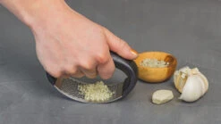 Sareva Knoflookpers -Aanbiedingen Keukenkracht Winkel knoflookpers 2