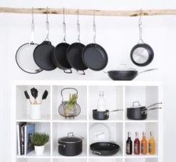 Le Creuset Steelpan - 2 Schenktuiten - Les Forgées TNS - ø 16 Cm / 1.6 Liter - Standaard Anti-aanbaklaag 5 Le Creuset Steelpan - 2 Schenktuiten - Les Forgées TNS - ø 16 Cm / 1.6 Liter - Standaard Anti-aanbaklaag -Aanbiedingen Keukenkracht Winkel le creuset lesforgees collectie