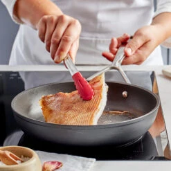 Demeyere Koekenpannen Alu Pro 5 - Duraslide Titanium - ø 20 + 24 Cm - Standaard Anti-aanbaklaag -Aanbiedingen Keukenkracht Winkel pdp masonry content demeyere alu pro dura 5 pan soft utensils 750x750