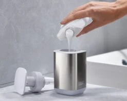 Joseph Joseph Zeepdispenser Presto -Aanbiedingen Keukenkracht Winkel presto steel white iu2 5422f4d1 7b11 440d a409 019311a050c2 2000x 1