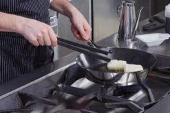 Sambonet Serveerpincet Zwart -Aanbiedingen Keukenkracht Winkel sambonet serveerpincet zwart sfeer3